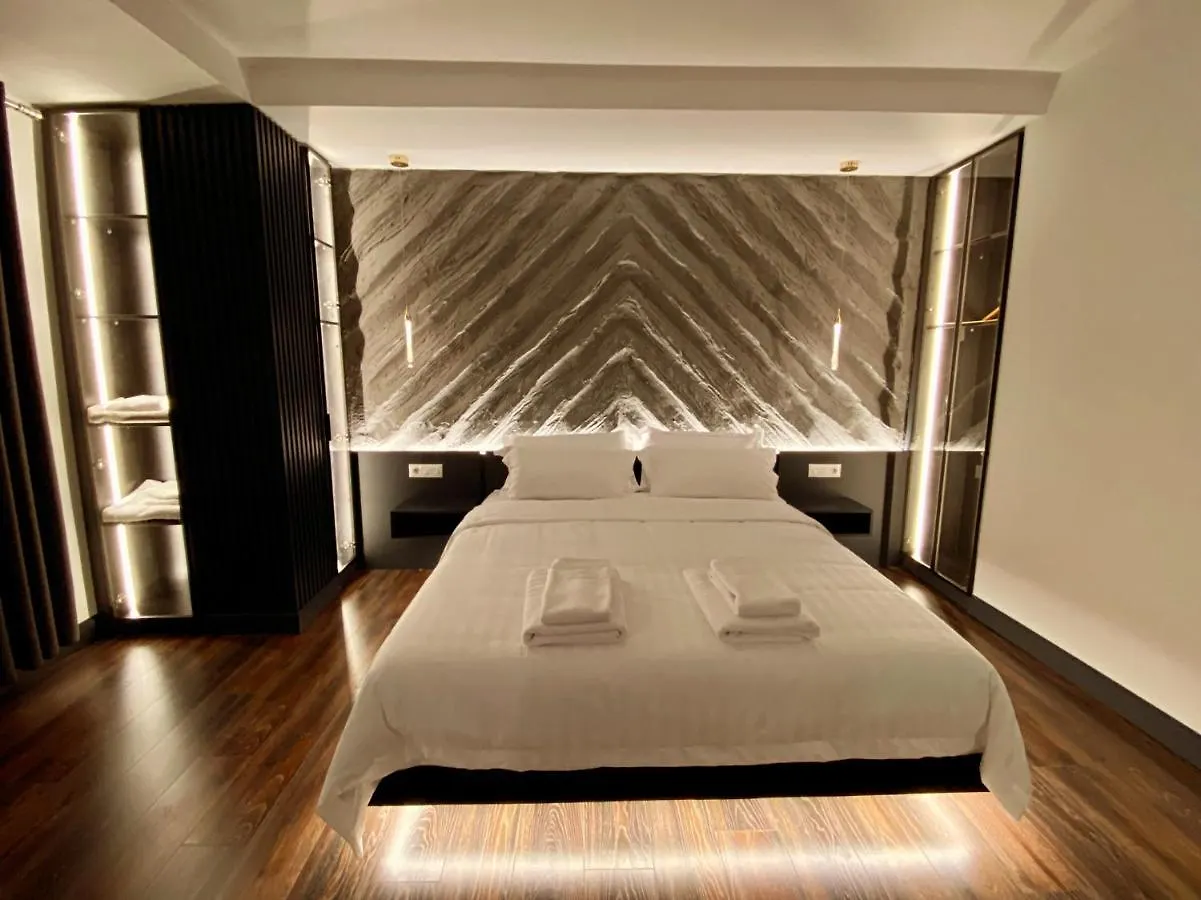 Gasthof Tirana Central Rooms