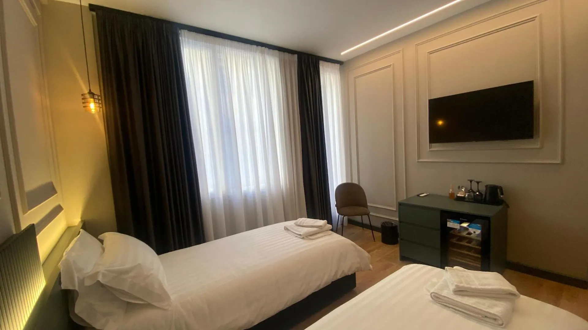 Gasthof Tirana Central Rooms