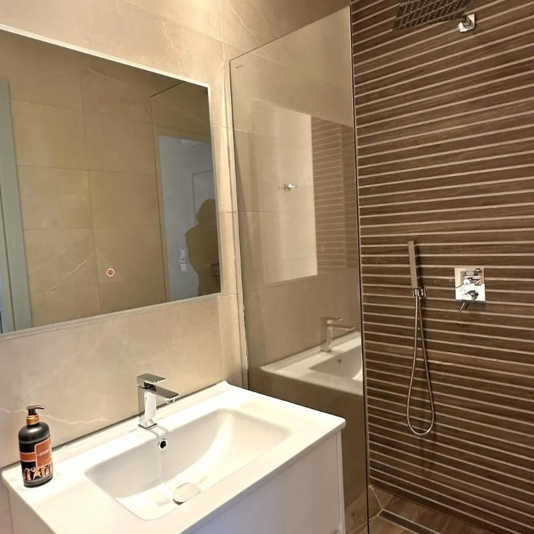 Tirana Central Rooms Guest house