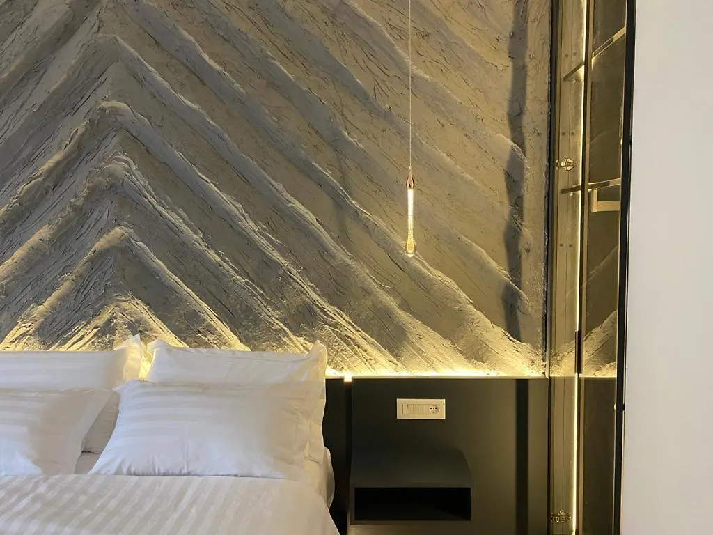 Gasthof Tirana Central Rooms