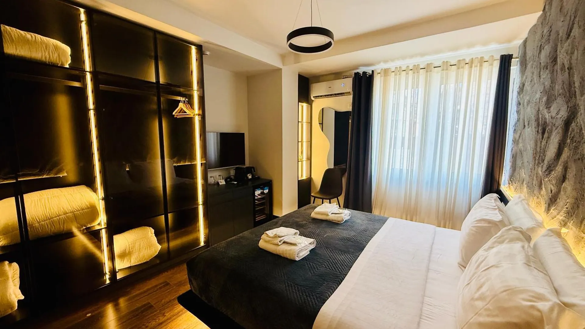 Gasthof Tirana Central Rooms