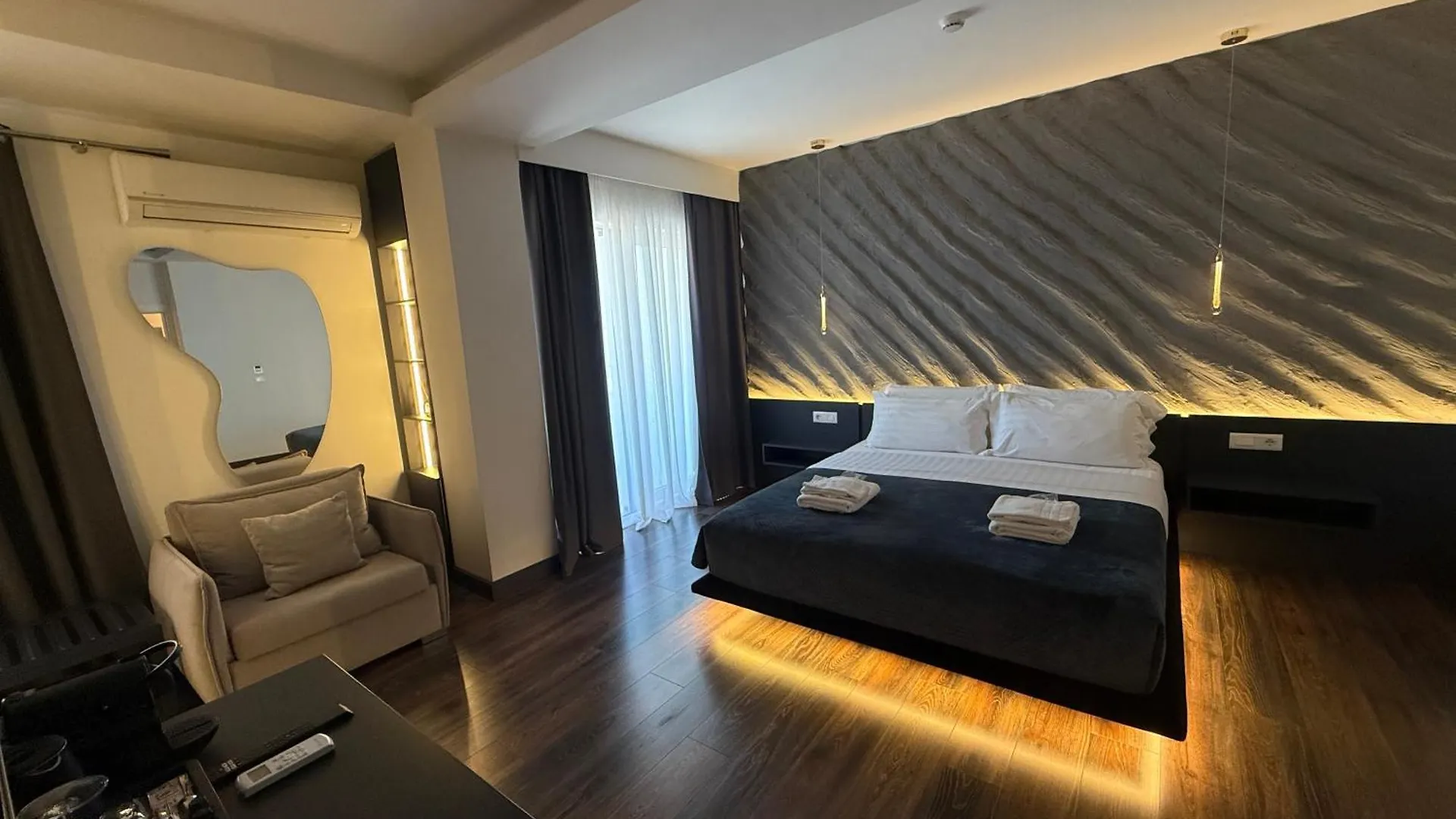 Tirana Central Rooms Albanien