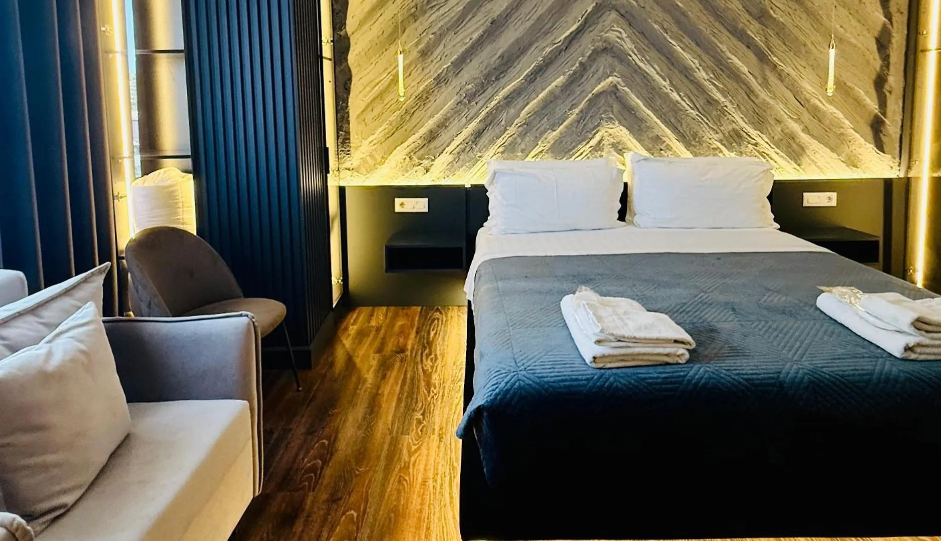 Tirana Central Rooms 0*,