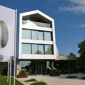 https://das-acker-hotel.com-bavaria.com