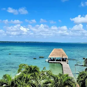 https://casa-ichkabal-bacalar.quintano-roohotels.com