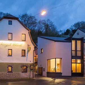 https://weingut-blank.com-bavaria.com